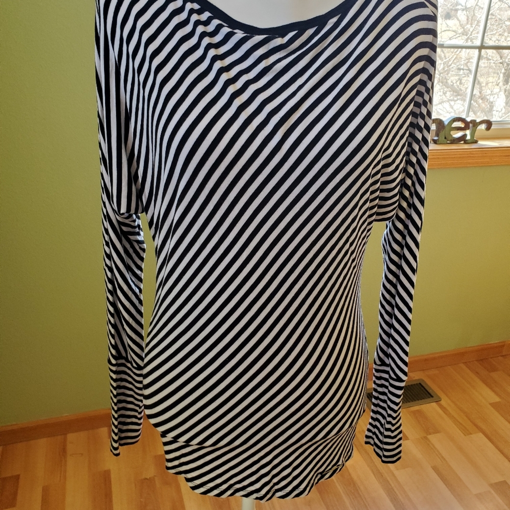 Michael Kors xs. Black and white long sleeve shirt